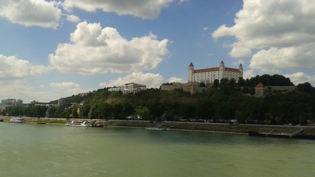 Madarsko 15 - Hrad Bratislava